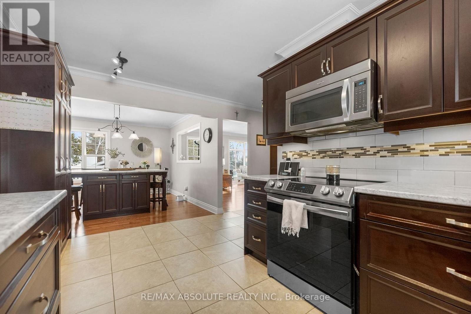131 Burns Drive, Mcnab/Braeside, ON - Indoor Photo Showing Kitchen
