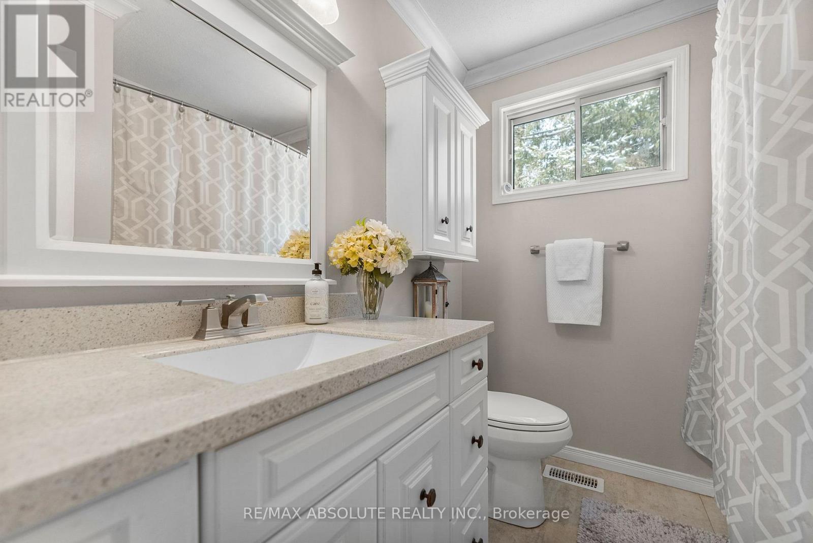 131 Burns Drive, Mcnab/Braeside, ON - Indoor Photo Showing Bathroom