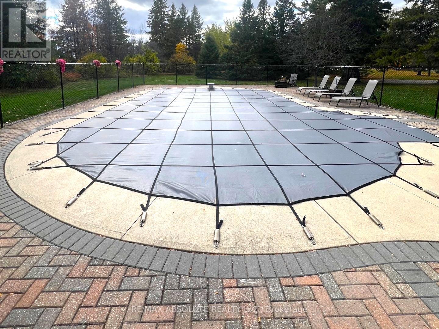 131 Burns Drive, Mcnab/Braeside, ON - Outdoor With In Ground Pool With Backyard