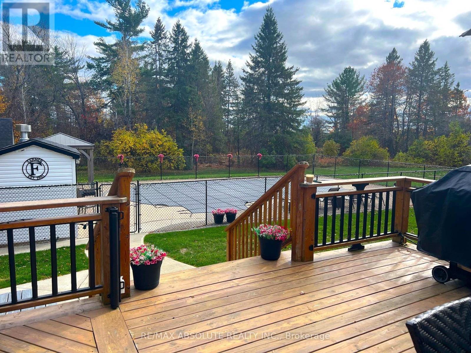 131 Burns Drive, Mcnab/Braeside, ON - Outdoor With Deck Patio Veranda