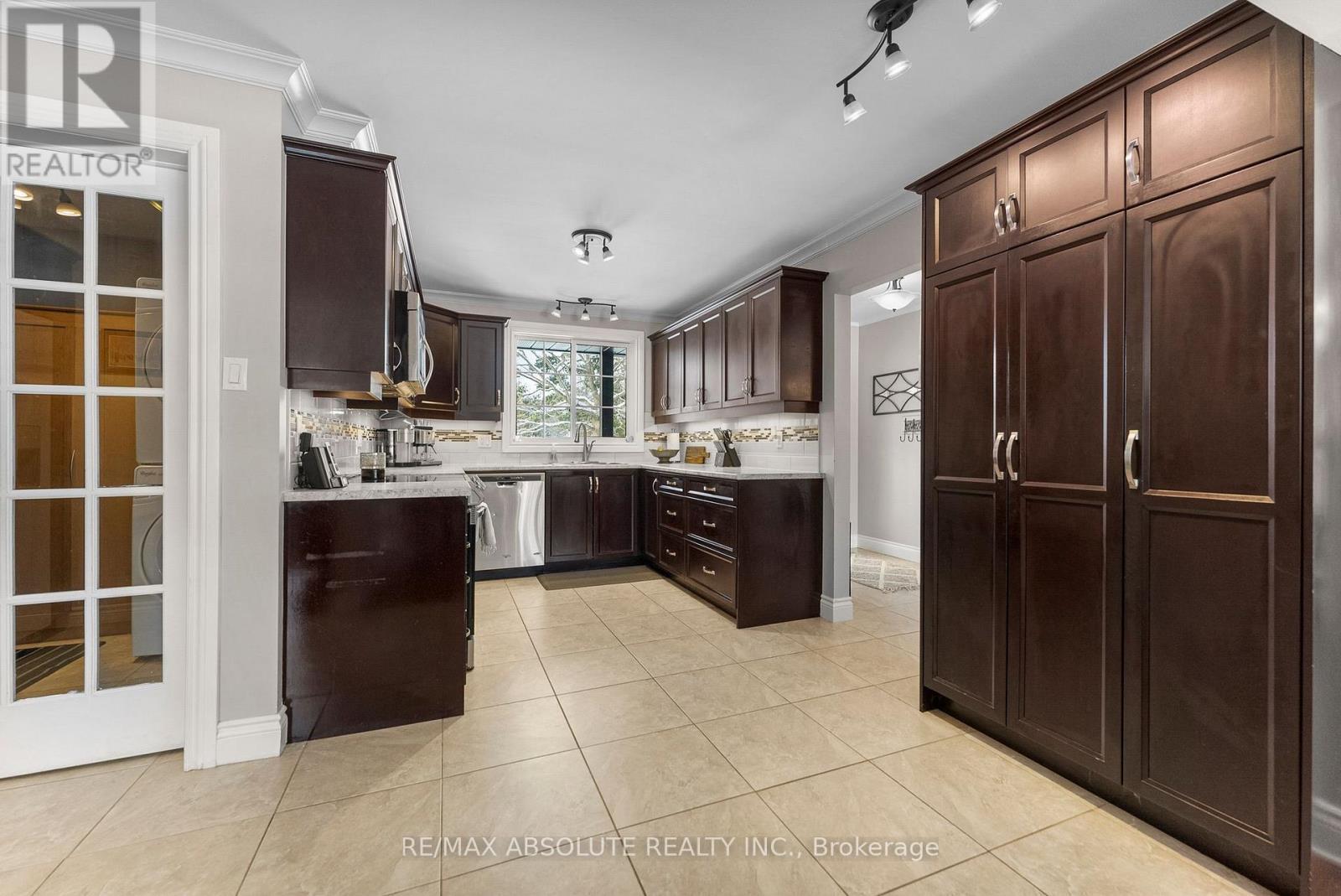131 Burns Drive, Mcnab/Braeside, ON - Indoor Photo Showing Kitchen