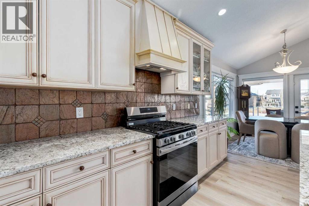 79 Discovery Ridge Park Sw, Calgary, AB - Indoor Photo Showing Kitchen With Upgraded Kitchen
