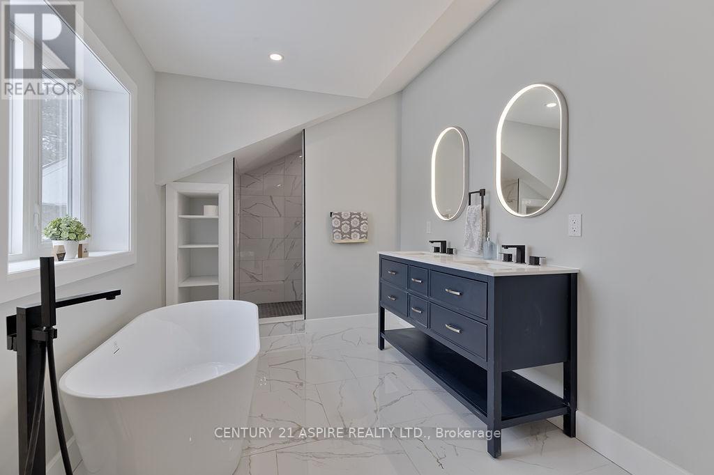 32 Wilson Street, Laurentian Hills, ON - Indoor Photo Showing Bathroom