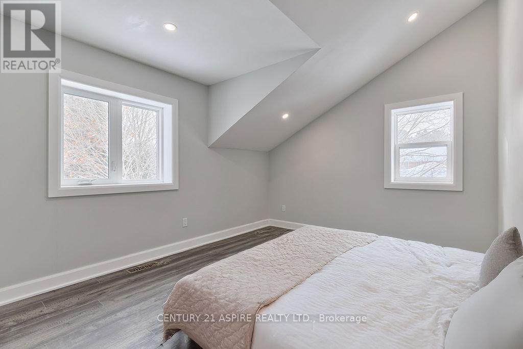 32 Wilson Street, Laurentian Hills, ON - Indoor Photo Showing Bedroom