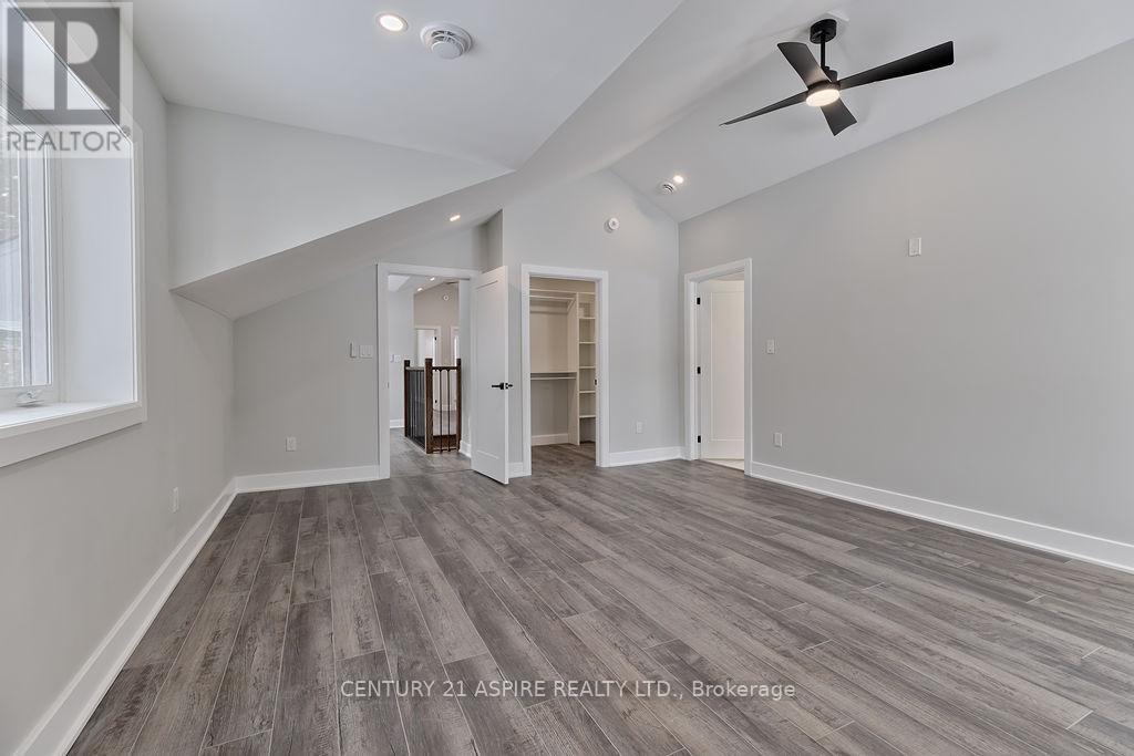 32 Wilson Street, Laurentian Hills, ON - Indoor Photo Showing Other Room