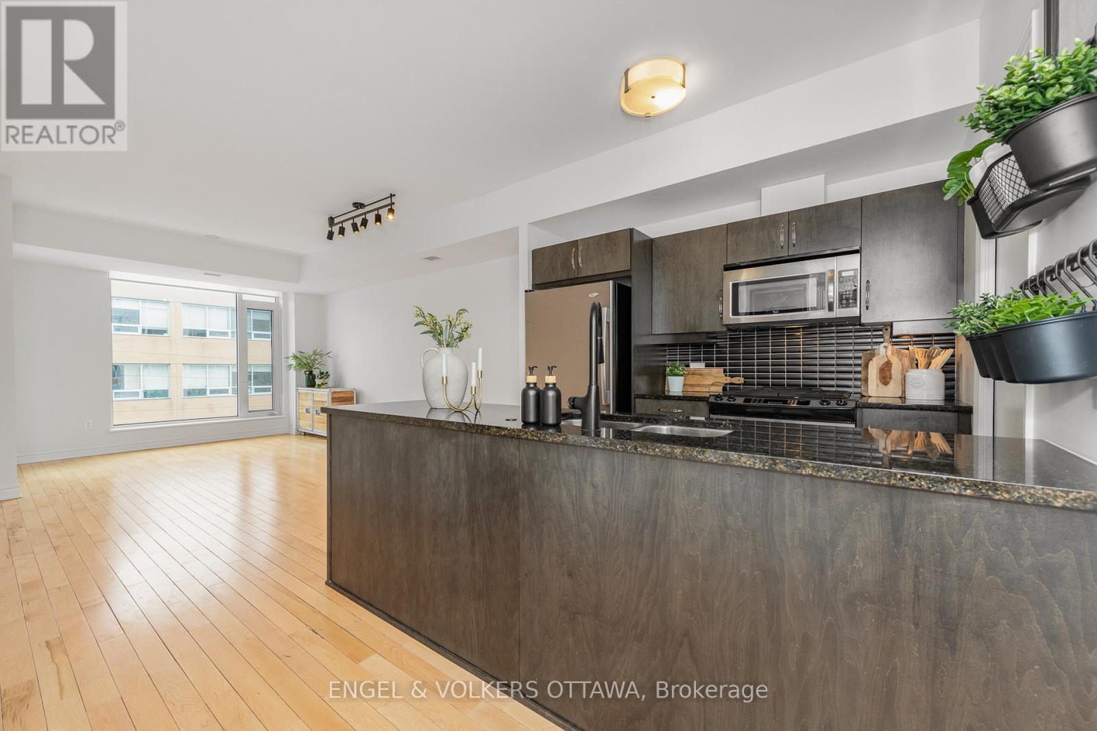 312 - 575 Byron Avenue, Ottawa, ON - Indoor Photo Showing Kitchen