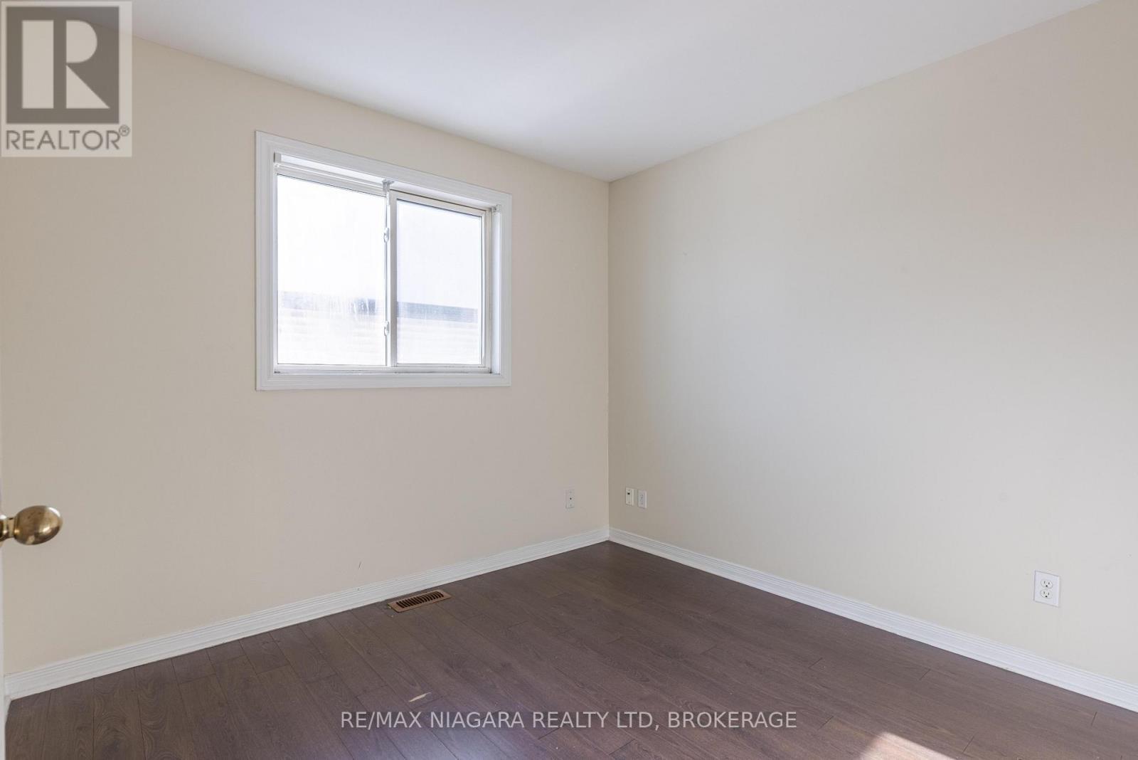 138 Carlton Street, St. Catharines (Downtown), ON - Indoor Photo Showing Other Room