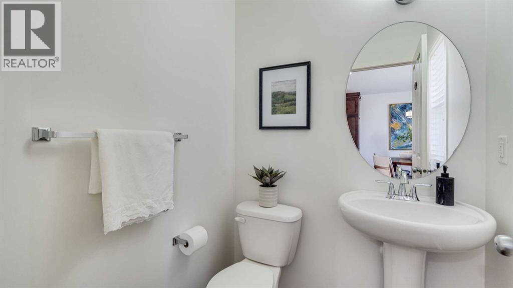 389 Cranberry Circle Se, Calgary, AB - Indoor Photo Showing Bathroom