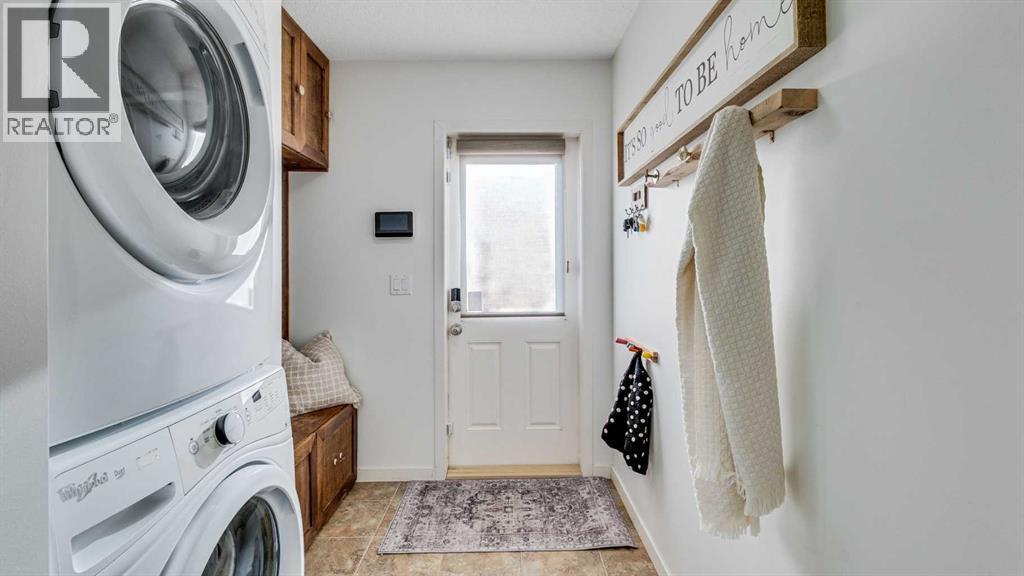 389 Cranberry Circle Se, Calgary, AB - Indoor Photo Showing Laundry Room