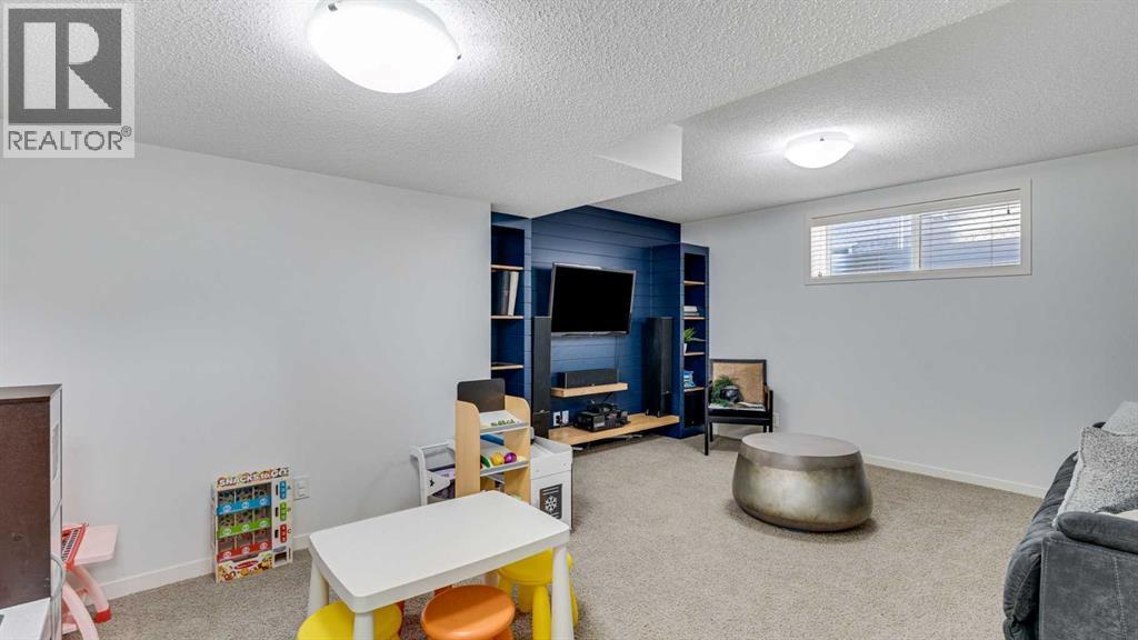 389 Cranberry Circle Se, Calgary, AB - Indoor