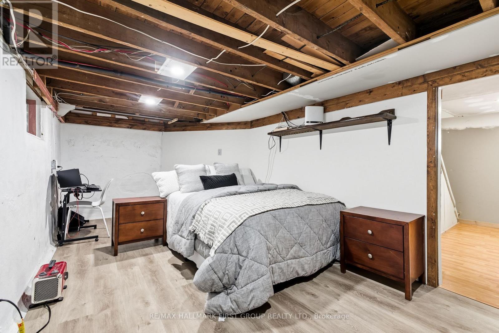 325 Elgin Street W, Oshawa, ON - Indoor