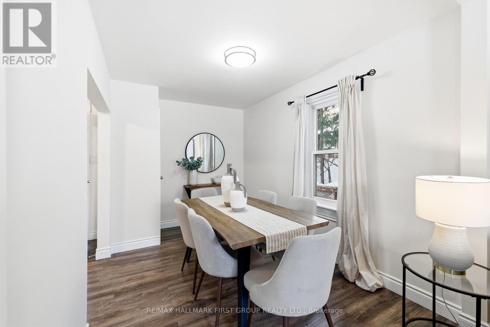 325 Elgin Street W, Oshawa, ON - Indoor Photo Showing Other Room