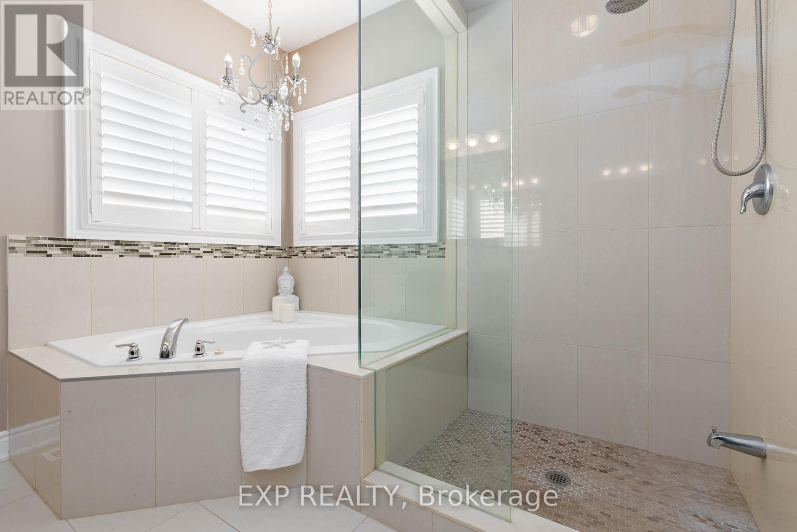 66 Stonesthrow Crescent, Uxbridge, ON - Indoor Photo Showing Bathroom