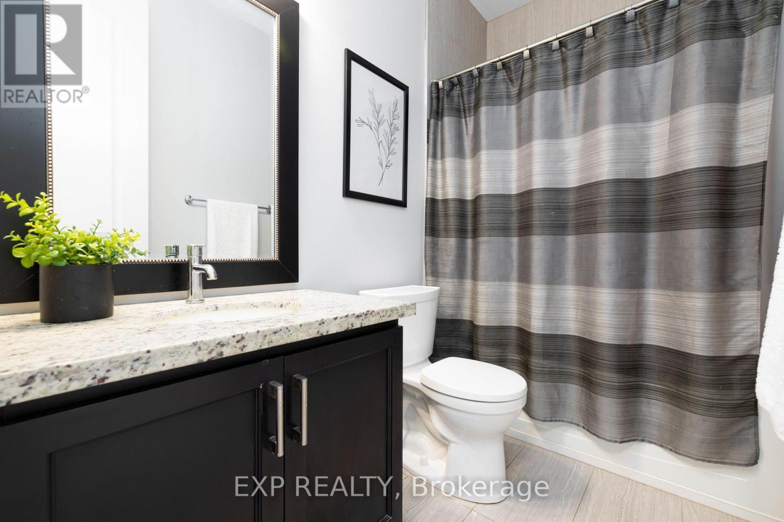 Full Bathroom - 66 Stonesthrow Crescent, Uxbridge, ON - Indoor Photo Showing Bathroom