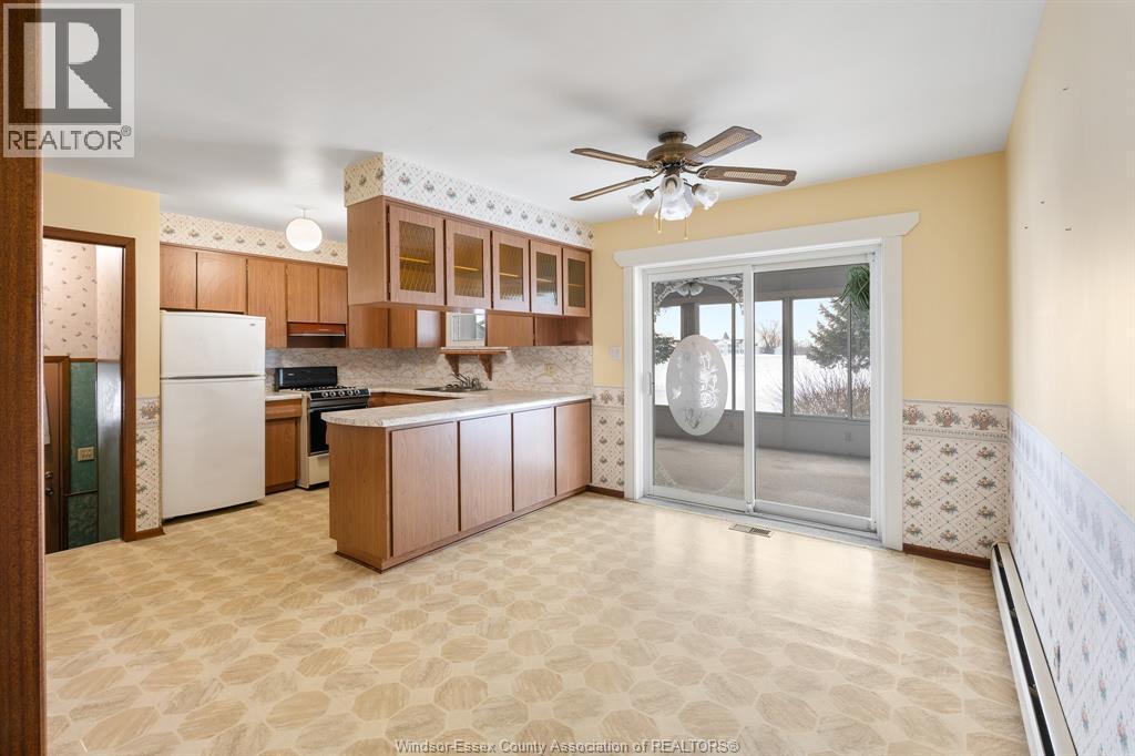 9520 Malden Road, Lasalle, ON - Indoor Photo Showing Kitchen