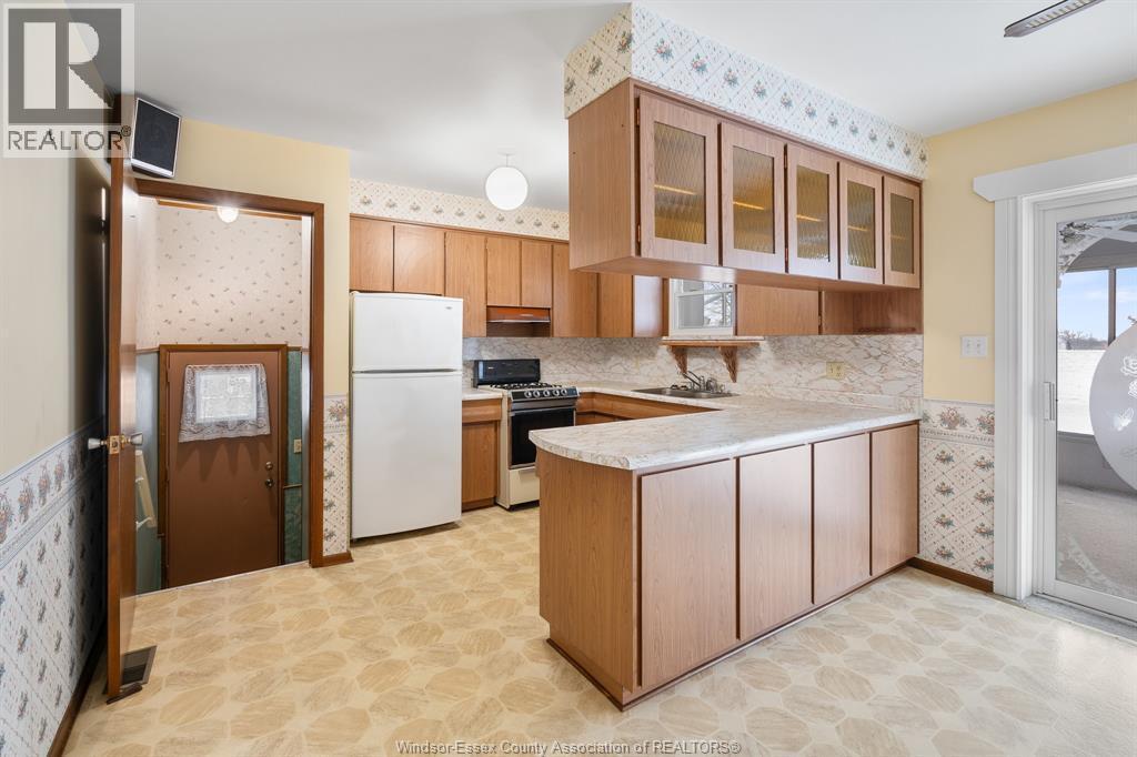 9520 Malden Road, Lasalle, ON - Indoor Photo Showing Kitchen