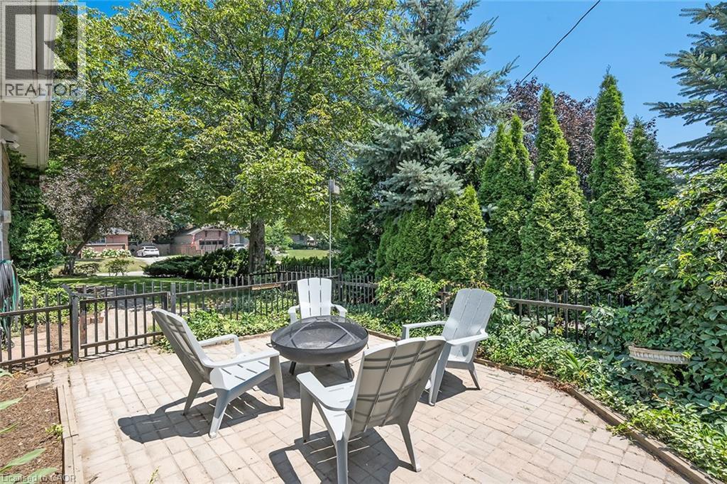 564 Maplehill Drive, Burlington, ON - Outdoor With Deck Patio Veranda