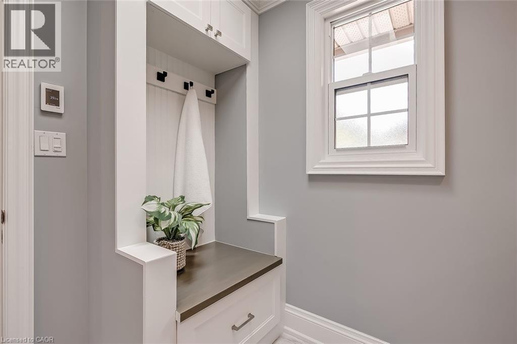 2428 Lakeshore Road, Burlington, ON - Indoor Photo Showing Other Room