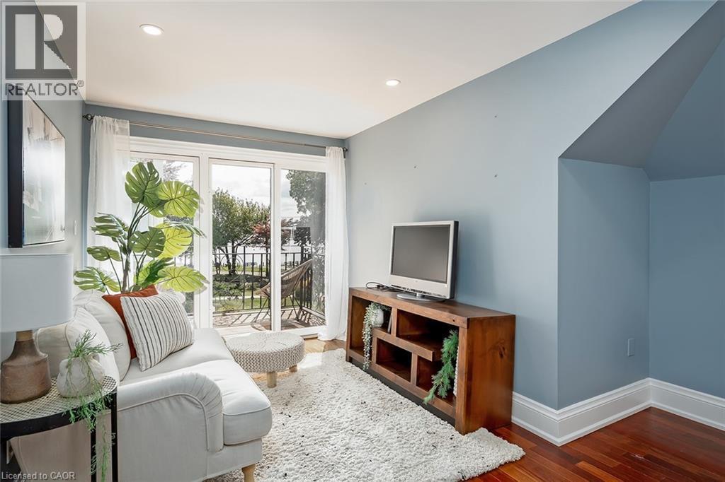 2428 Lakeshore Road, Burlington, ON - Indoor