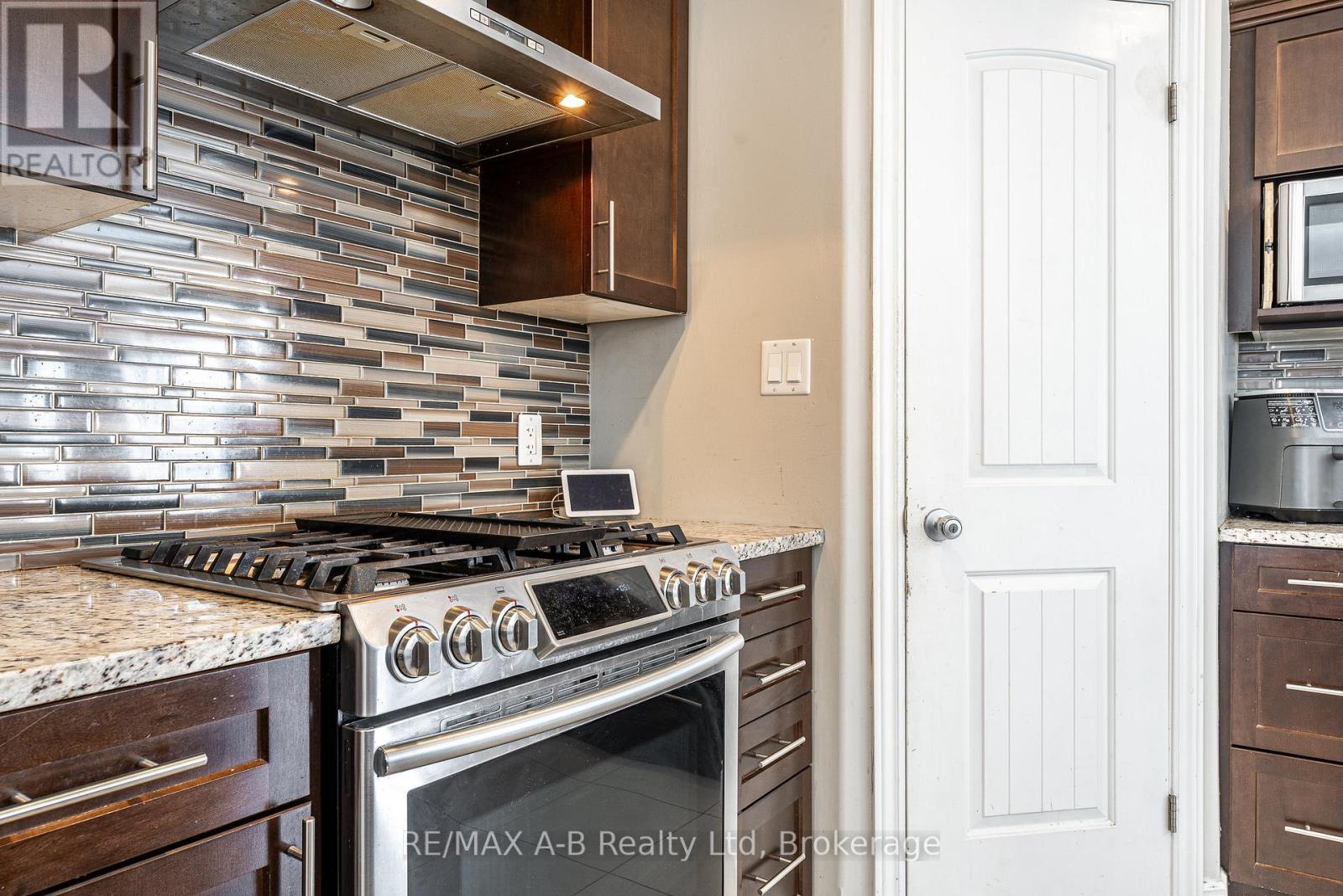 94 Wilson Court, St. Marys, ON - Indoor Photo Showing Kitchen