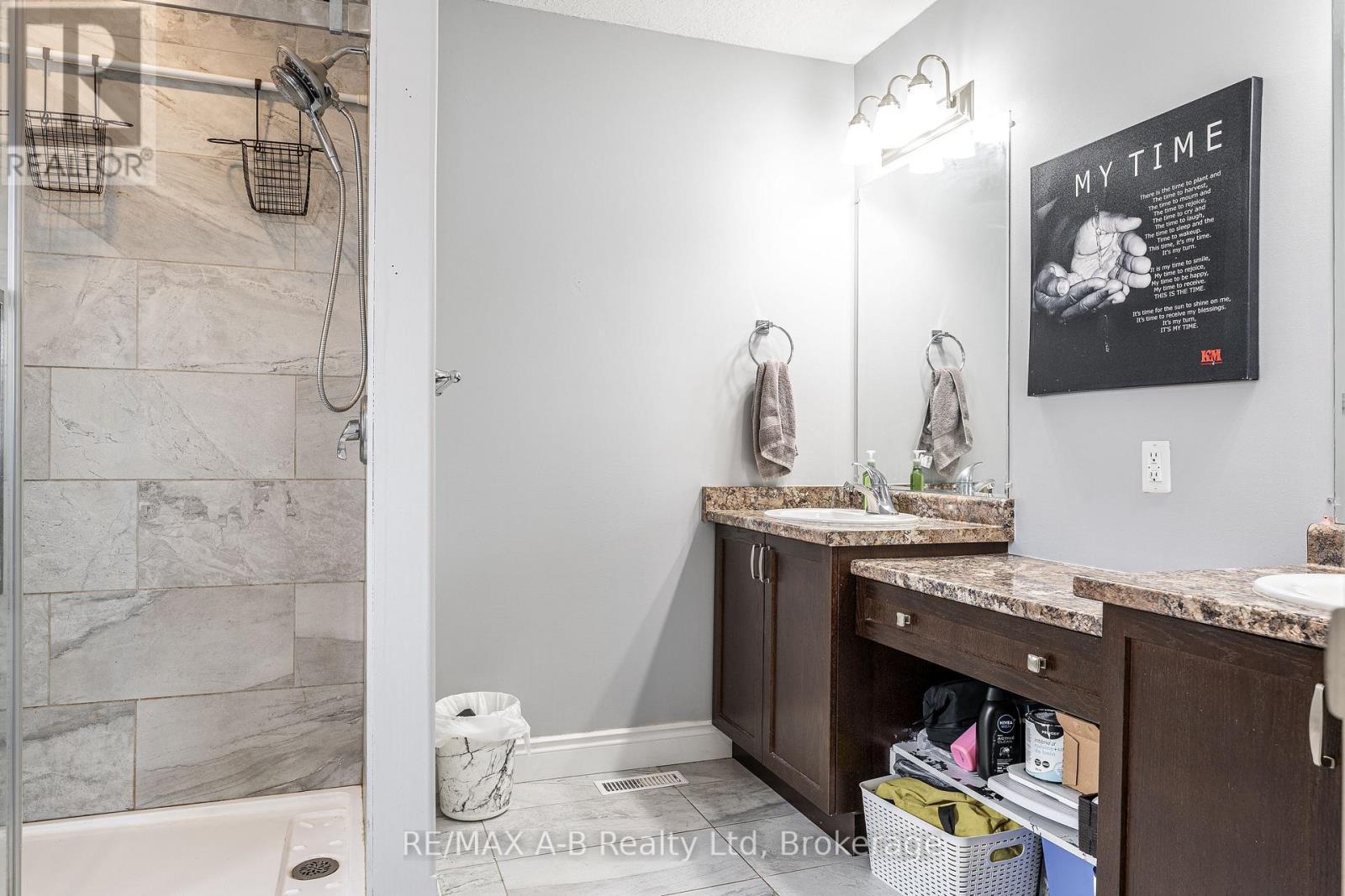 94 Wilson Court, St. Marys, ON - Indoor Photo Showing Bathroom