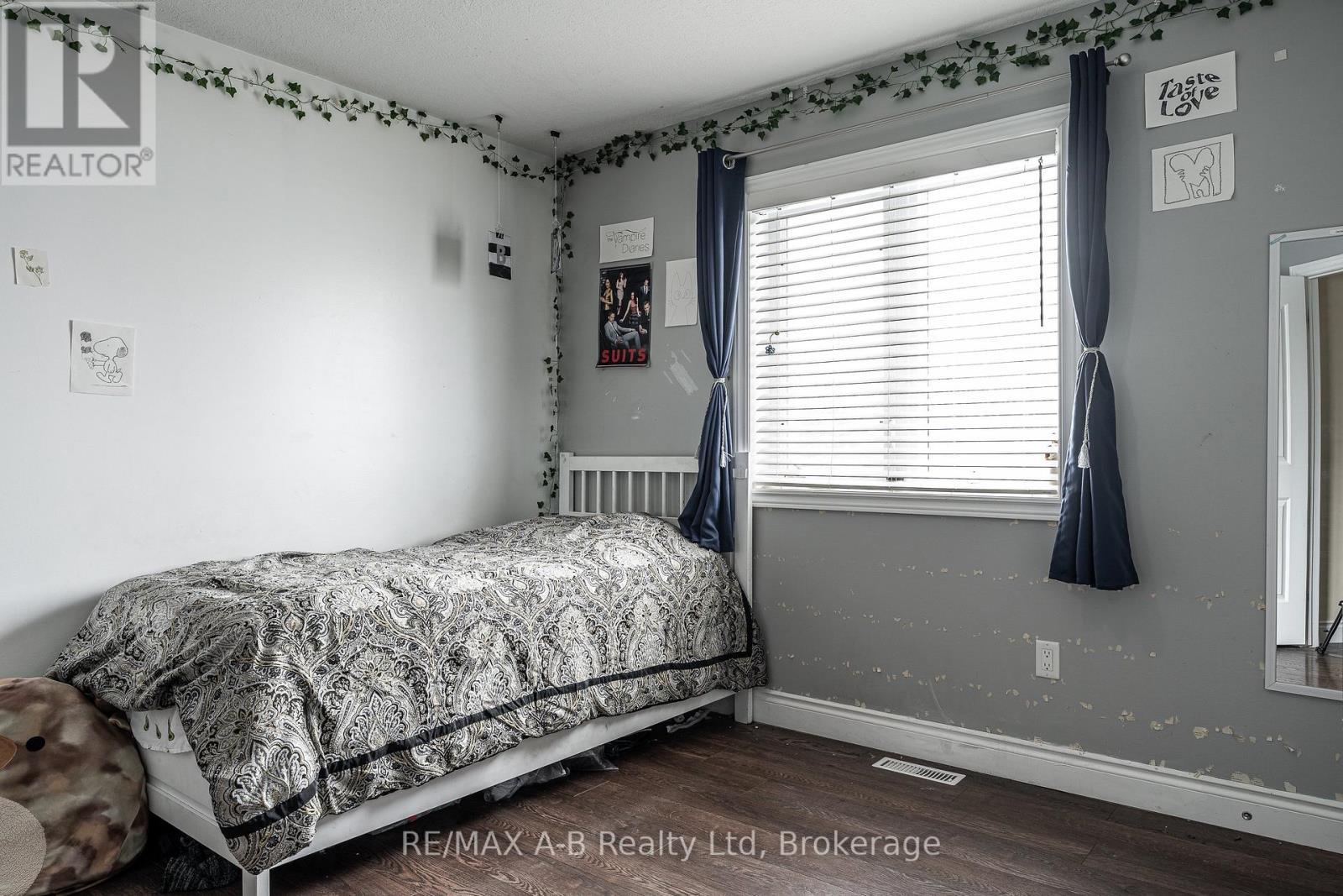 94 Wilson Court, St. Marys, ON - Indoor Photo Showing Bedroom
