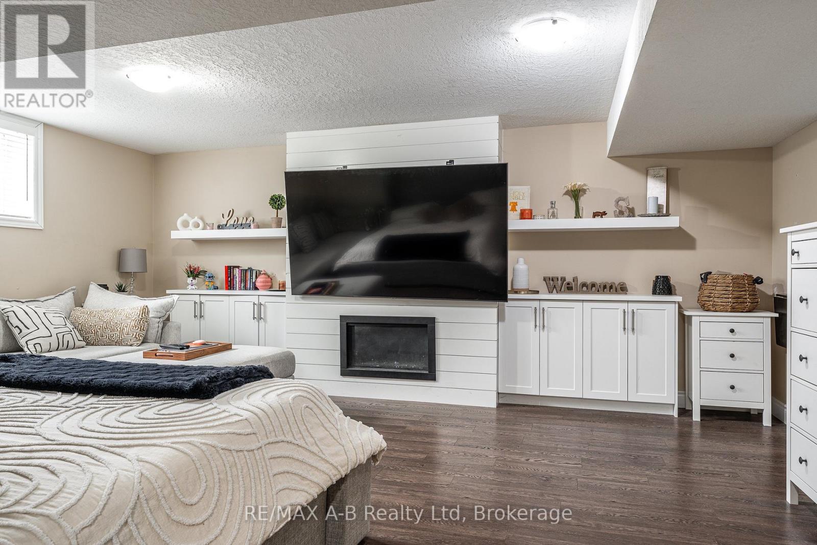 94 Wilson Court, St. Marys, ON - Indoor With Fireplace