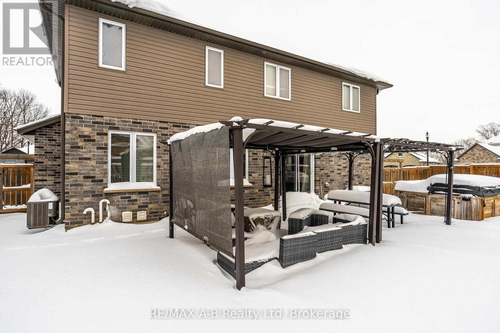 94 Wilson Court, St. Marys, ON - Outdoor With Exterior