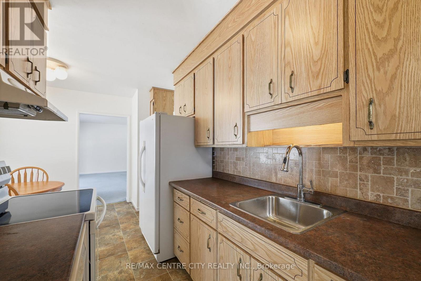 81 Clive Road, Kitchener, ON - Indoor Photo Showing Kitchen