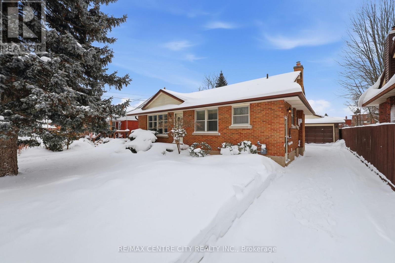 Front of house with lots of parking! - 81 Clive Road, Kitchener, ON - Outdoor