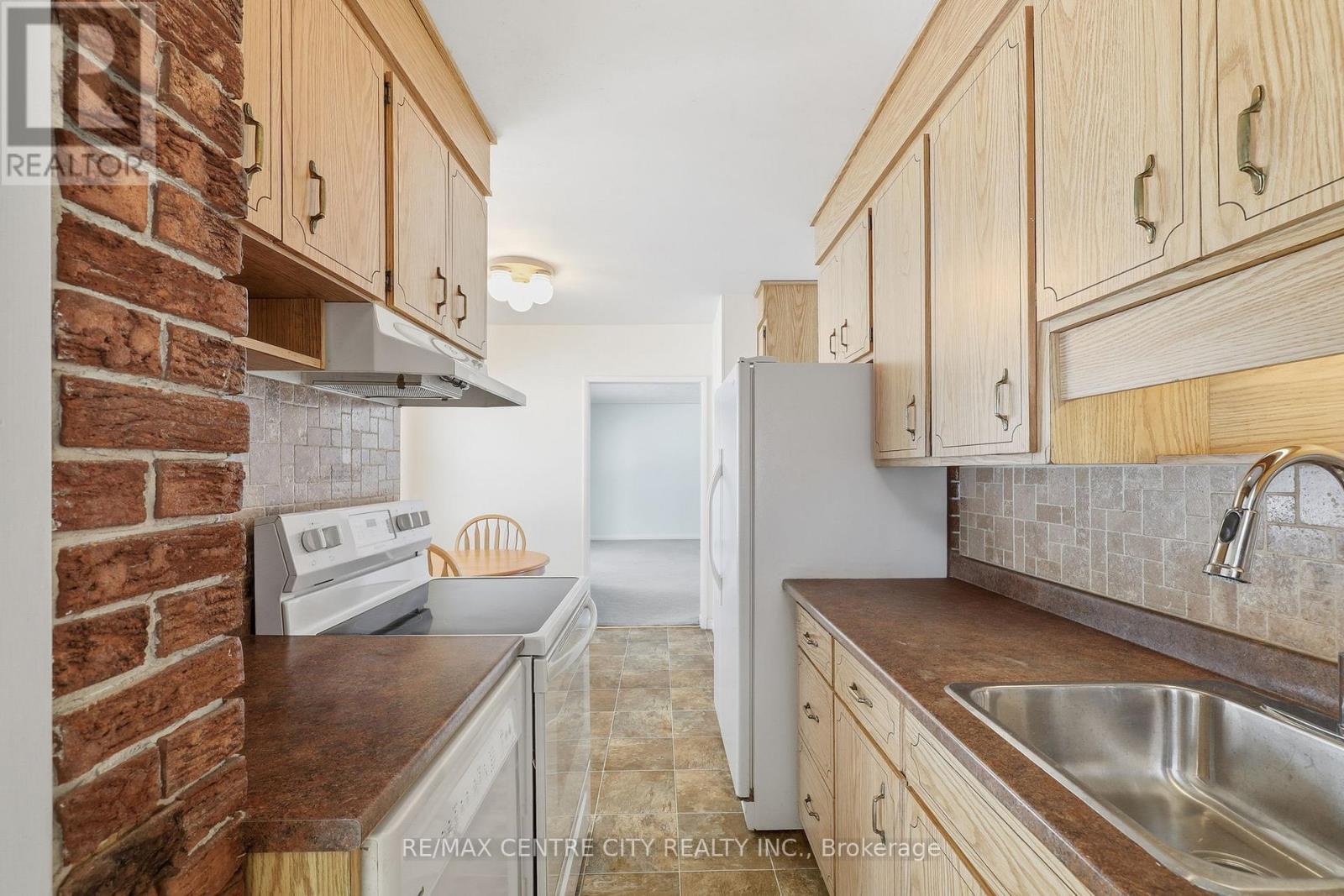 81 Clive Road, Kitchener, ON - Indoor Photo Showing Kitchen