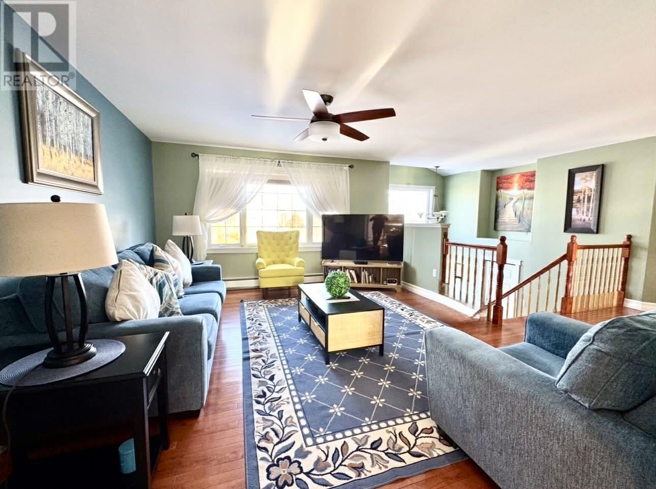 36 Picton Beete Crescent, Stratford, PE - Indoor Photo Showing Living Room