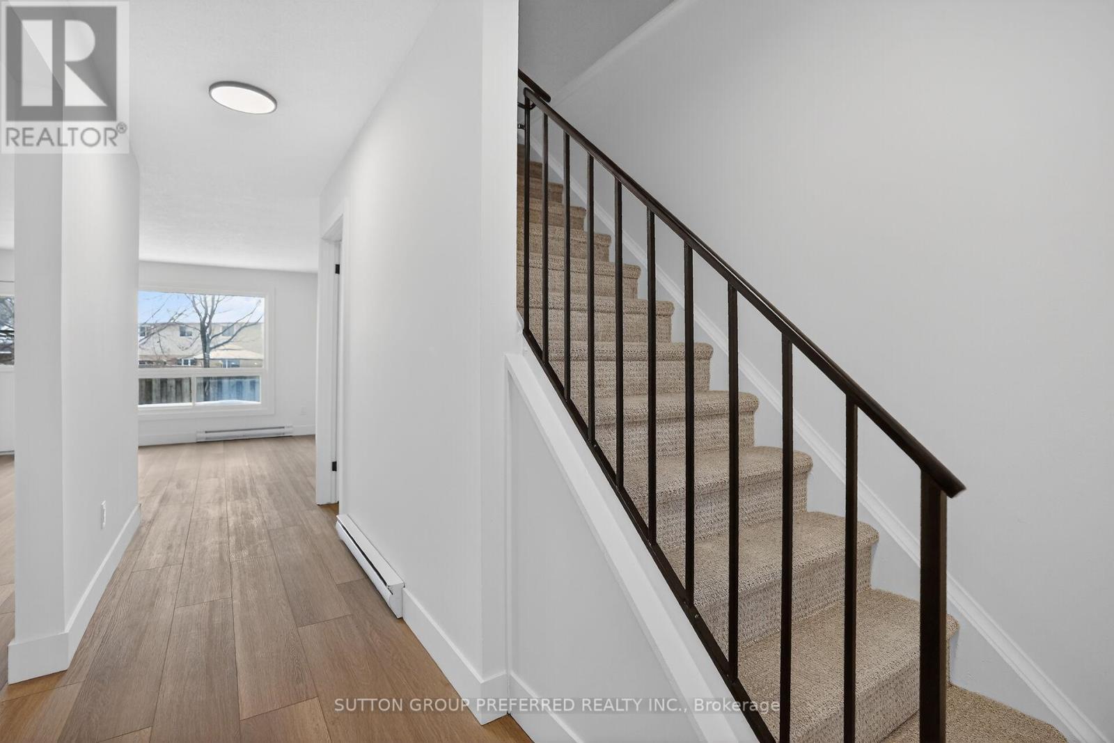 24 - 1600 Culver Drive, London East (East H), ON - Indoor Photo Showing Other Room