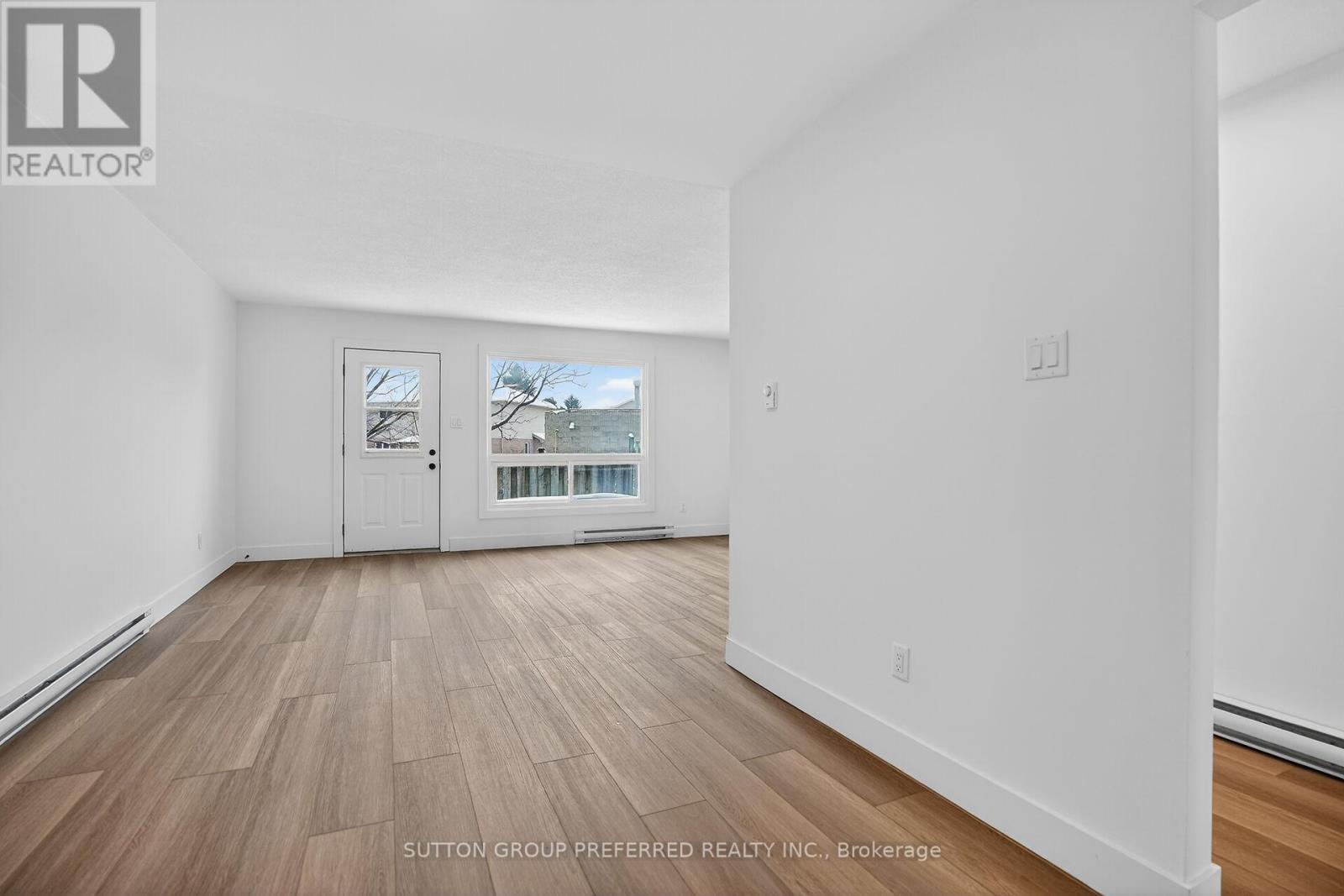 24 - 1600 Culver Drive, London East (East H), ON - Indoor Photo Showing Other Room