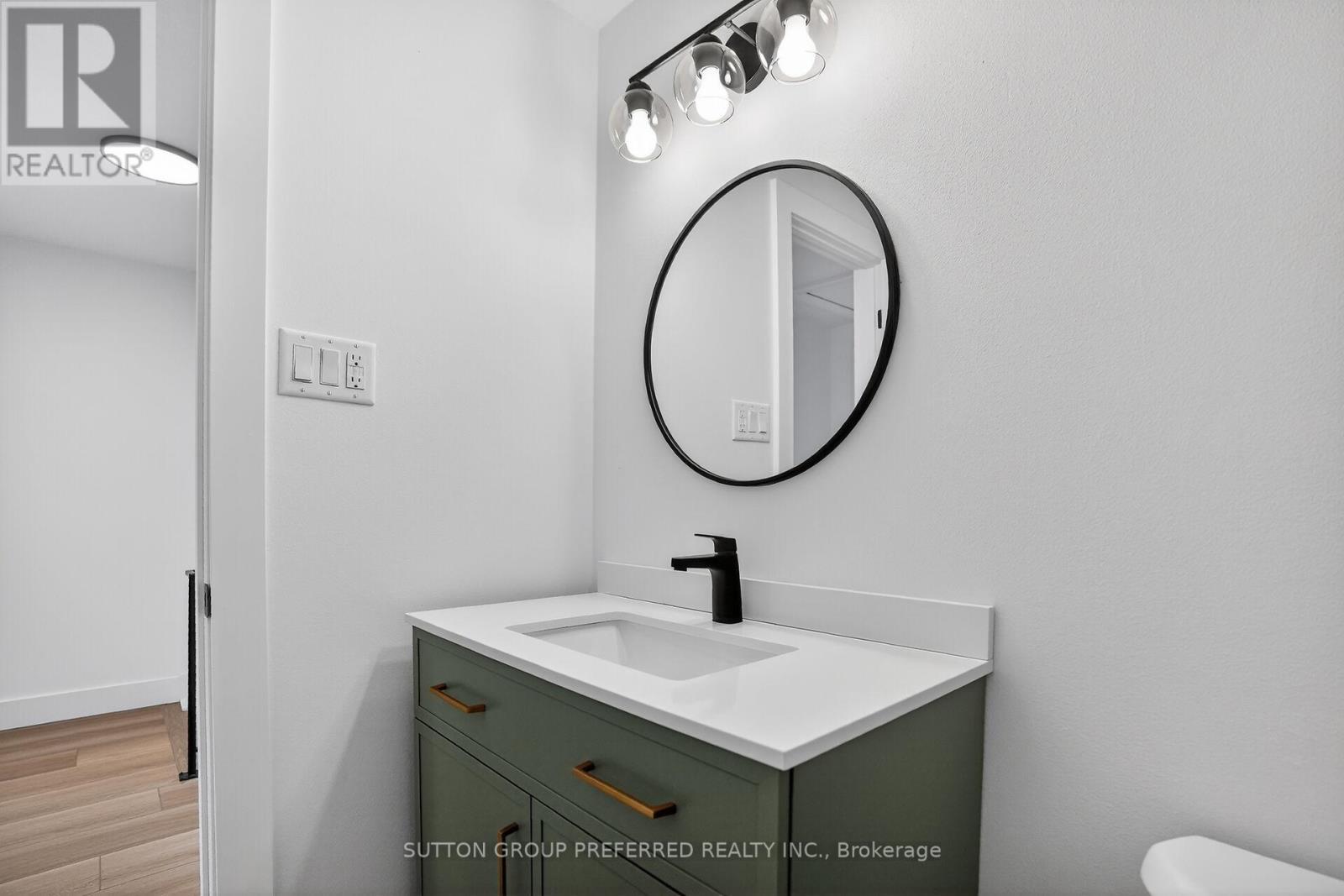 24 - 1600 Culver Drive, London East (East H), ON - Indoor