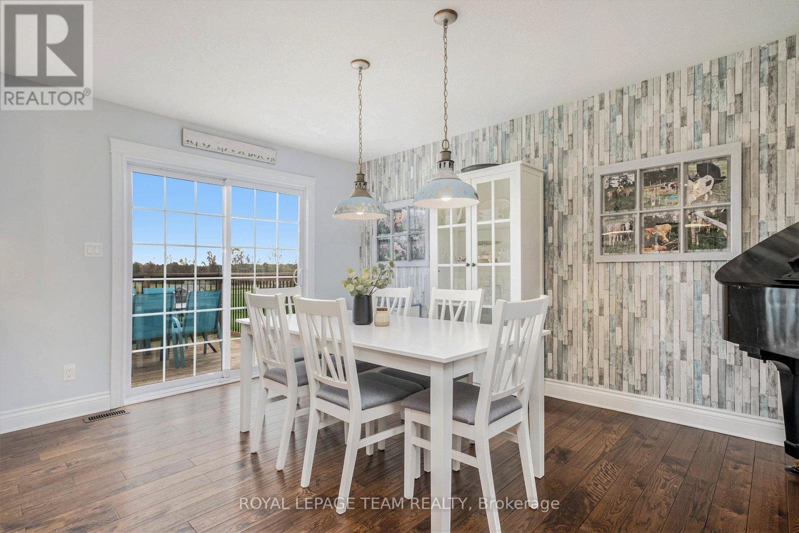 1503 Hyndman Road, Edwardsburgh/Cardinal, ON - Indoor Photo Showing Dining Room