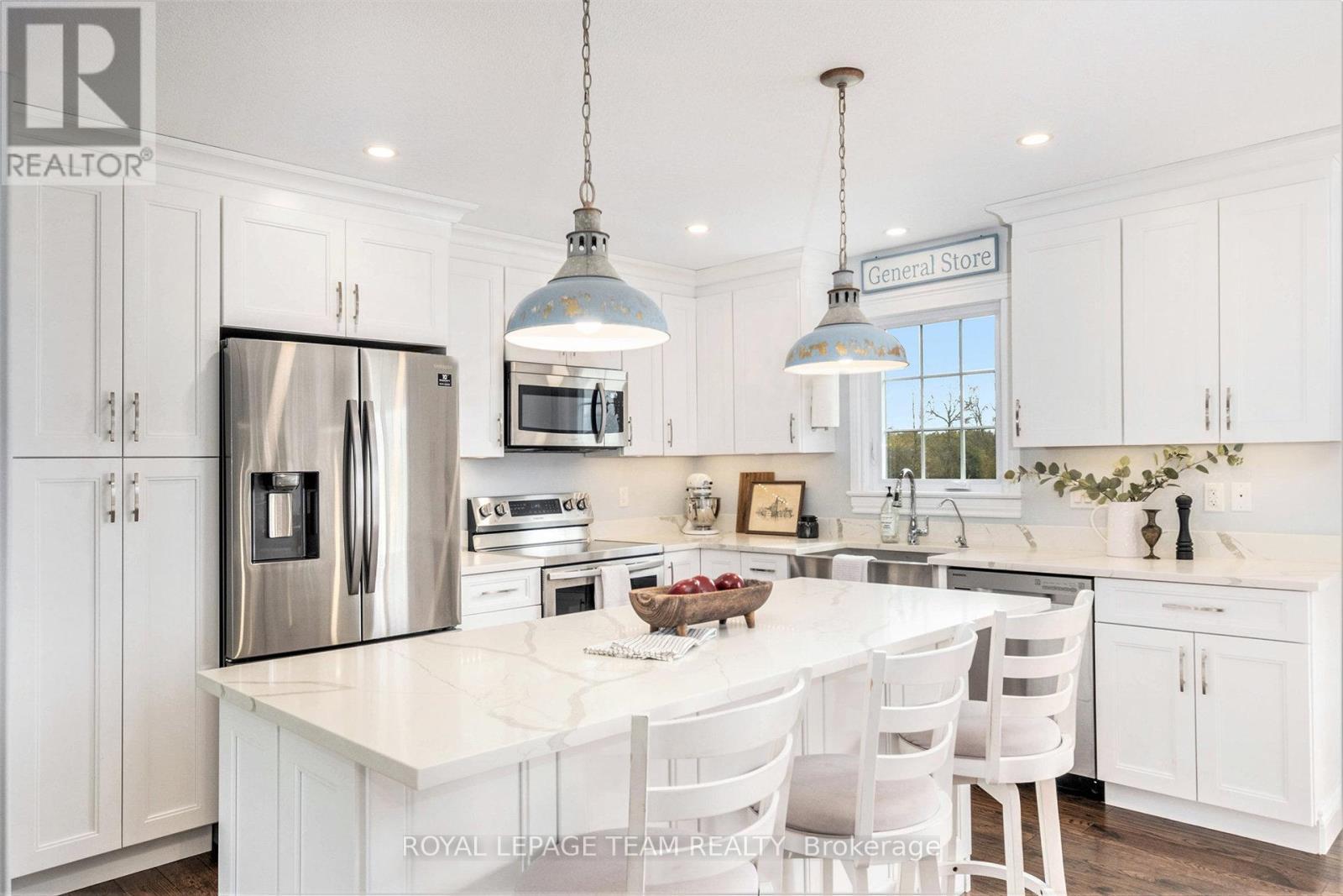1503 Hyndman Road, Edwardsburgh/Cardinal, ON - Indoor Photo Showing Kitchen With Upgraded Kitchen