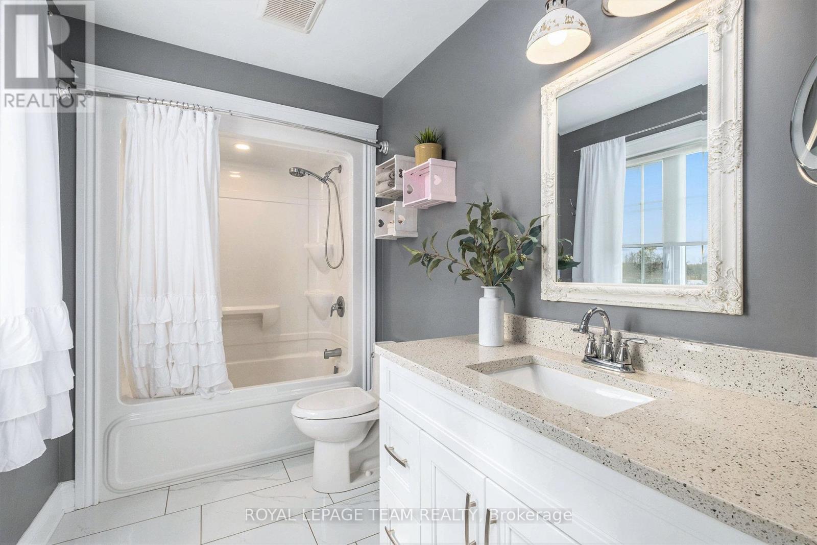 1503 Hyndman Road, Edwardsburgh/Cardinal, ON - Indoor Photo Showing Bathroom