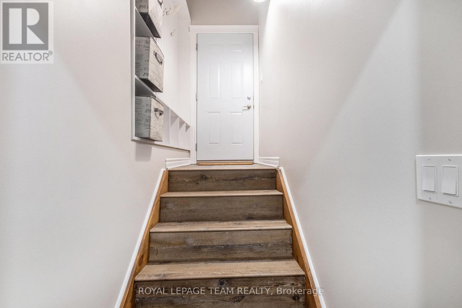 1503 Hyndman Road, Edwardsburgh/Cardinal, ON - Indoor Photo Showing Other Room