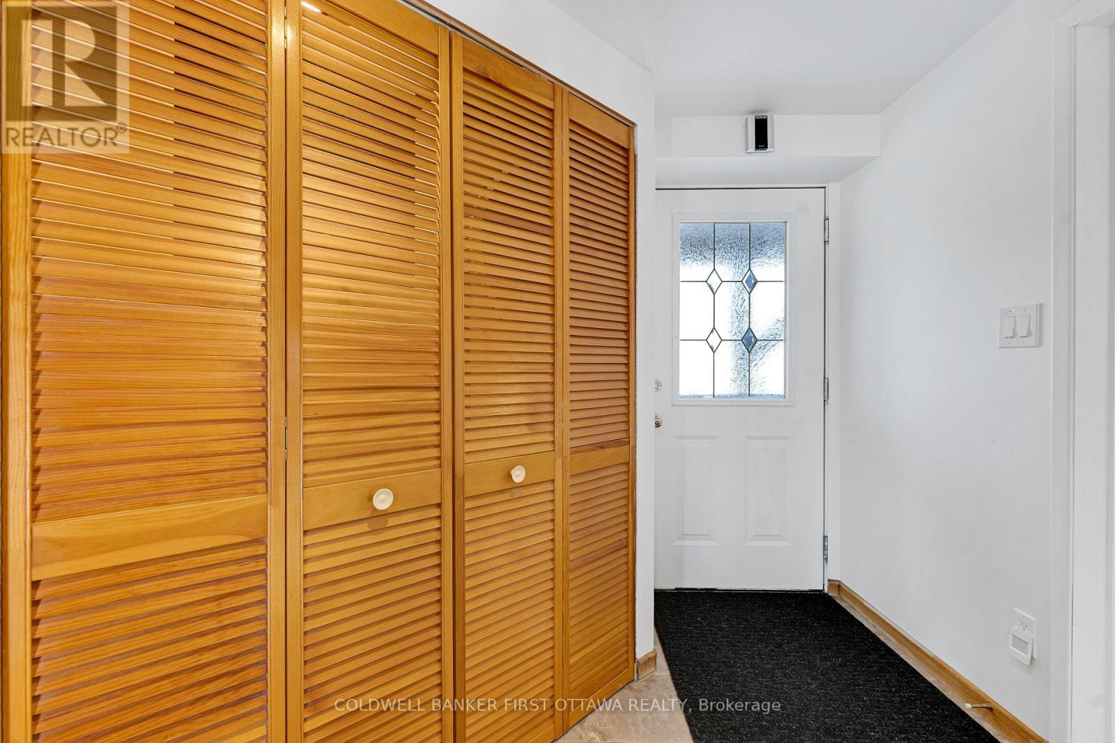 Second foyer - 100 Nagle Way, Tay Valley, ON - Indoor Photo Showing Other Room