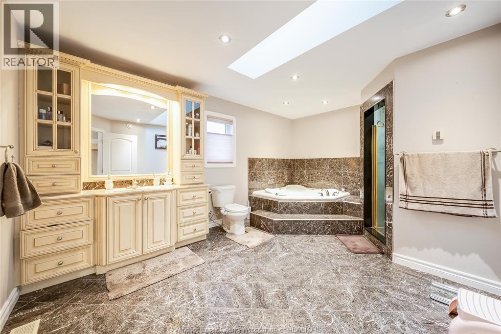 460 Shoreview Circle, Windsor, ON - Indoor