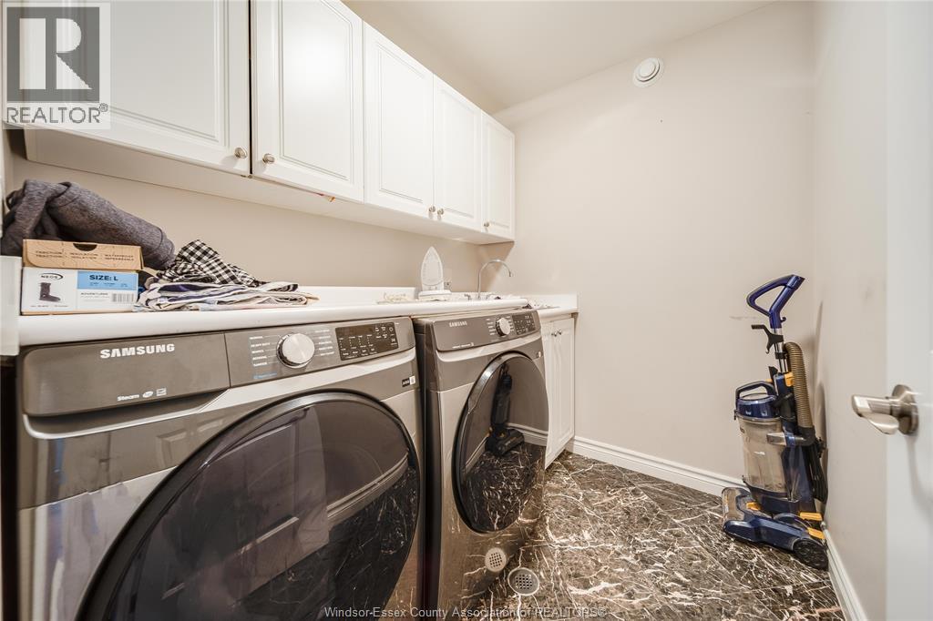 460 Shoreview Circle, Windsor, ON - Indoor Photo Showing Laundry Room