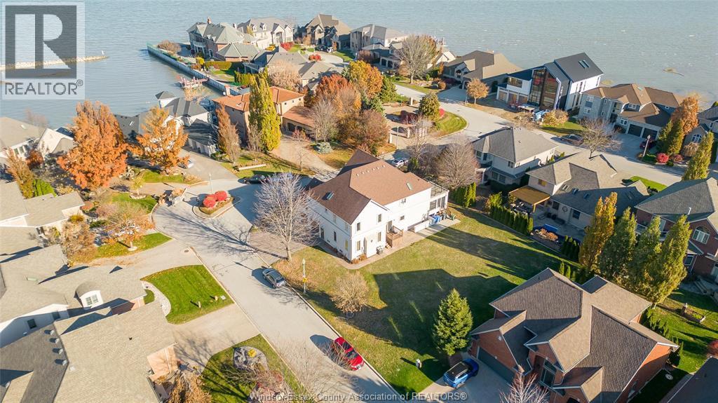 460 Shoreview Circle, Windsor, ON - Outdoor With Body Of Water With View