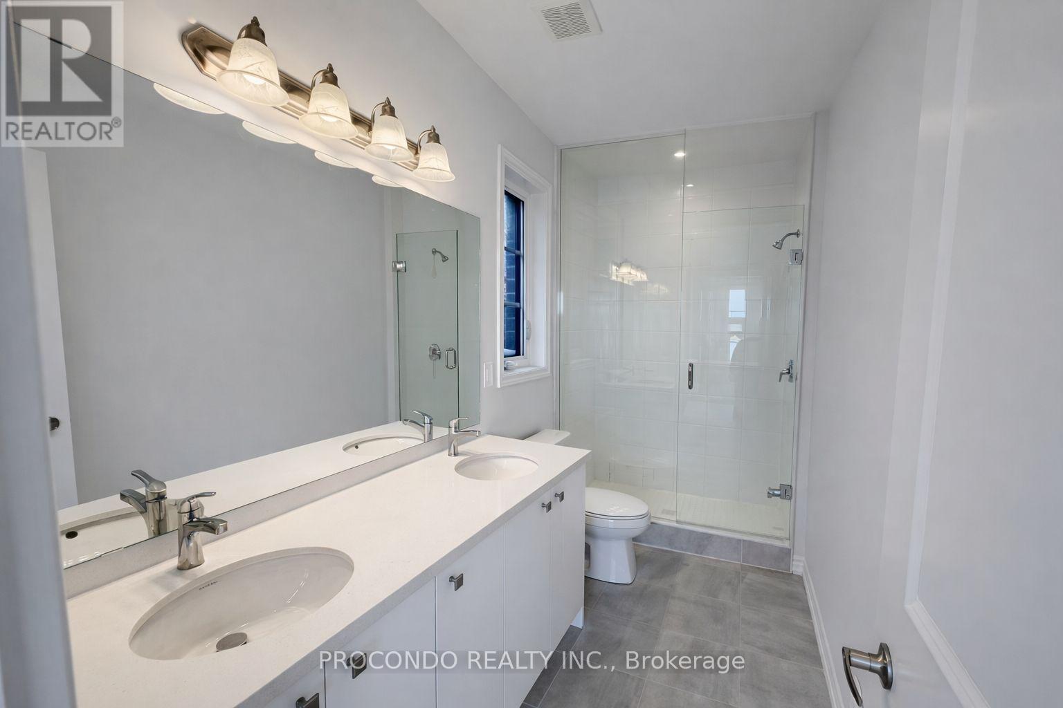 5925 Saigon Street, Mississauga, ON - Indoor Photo Showing Bathroom