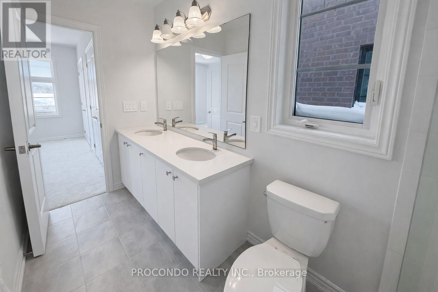 5925 Saigon Street, Mississauga, ON - Indoor Photo Showing Bathroom