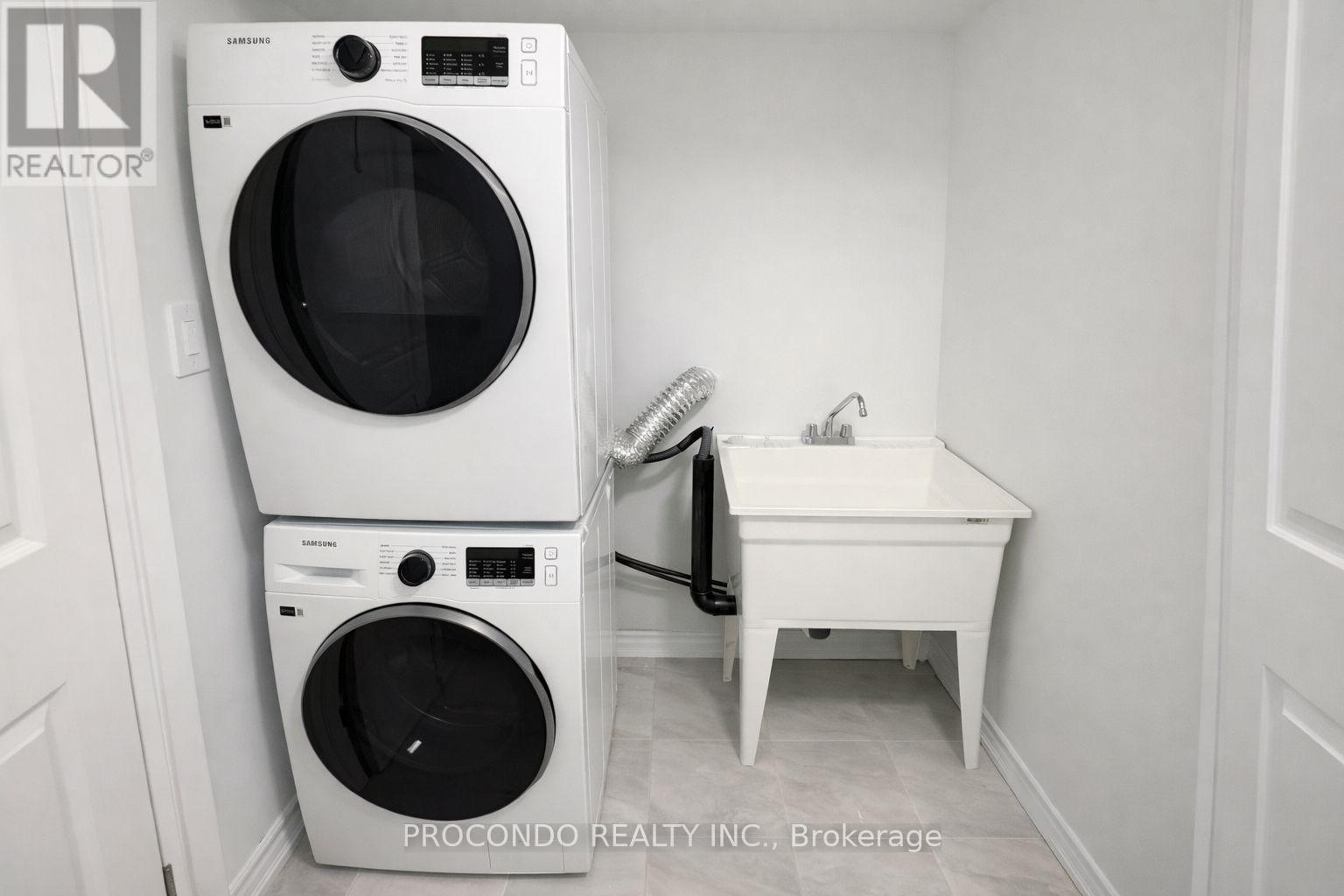 5925 Saigon Street, Mississauga, ON - Indoor Photo Showing Laundry Room
