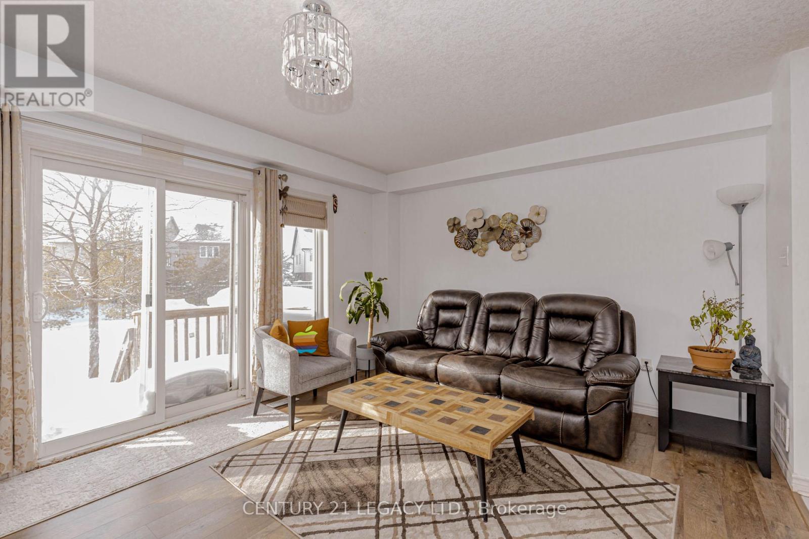 35 Oldfield Drive, Guelph, ON - Indoor Photo Showing Living Room