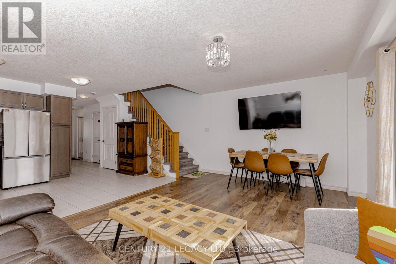 35 Oldfield Drive, Guelph, ON - Indoor Photo Showing Living Room