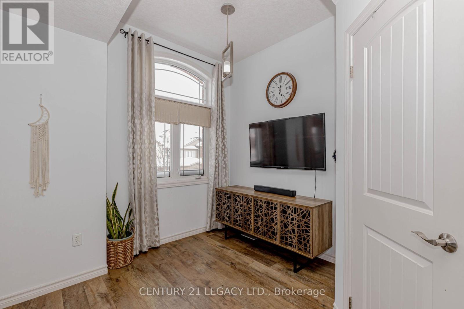 35 Oldfield Drive, Guelph, ON - Indoor Photo Showing Other Room