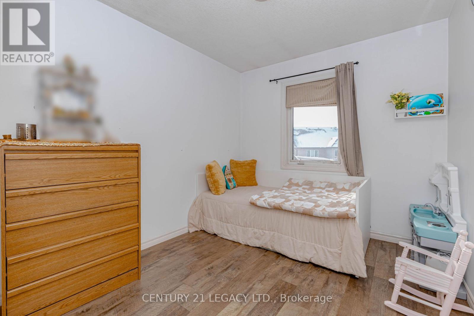 35 Oldfield Drive, Guelph, ON - Indoor Photo Showing Bedroom